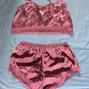 Pink lacy satin sleep set.